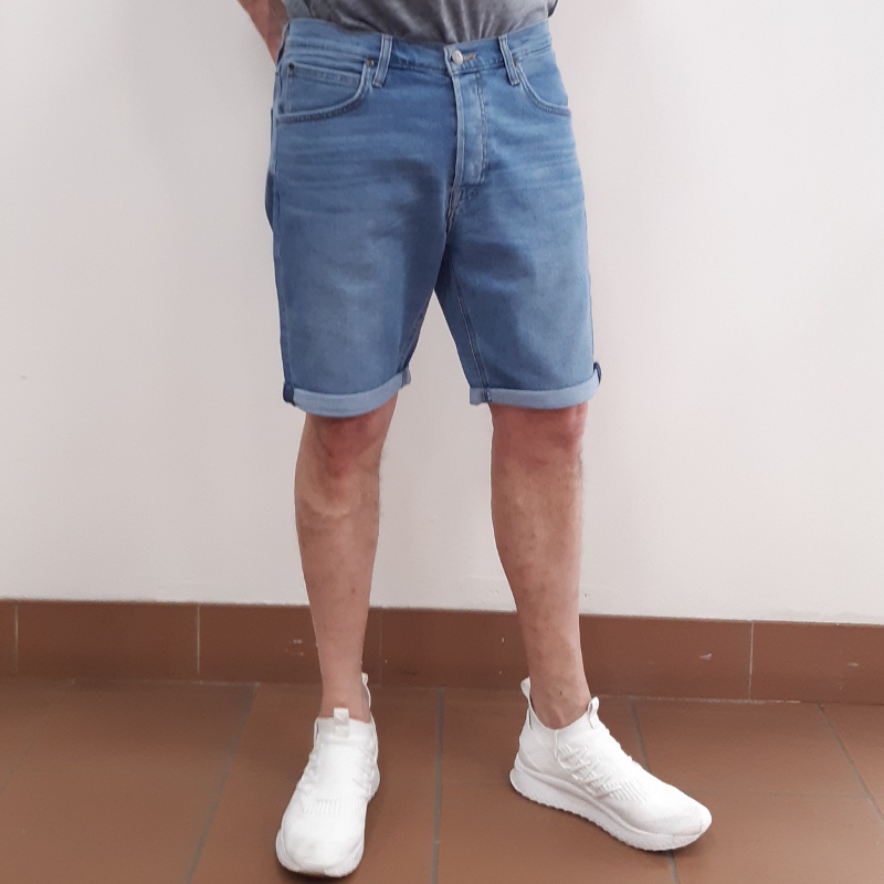 SHORT JEANS