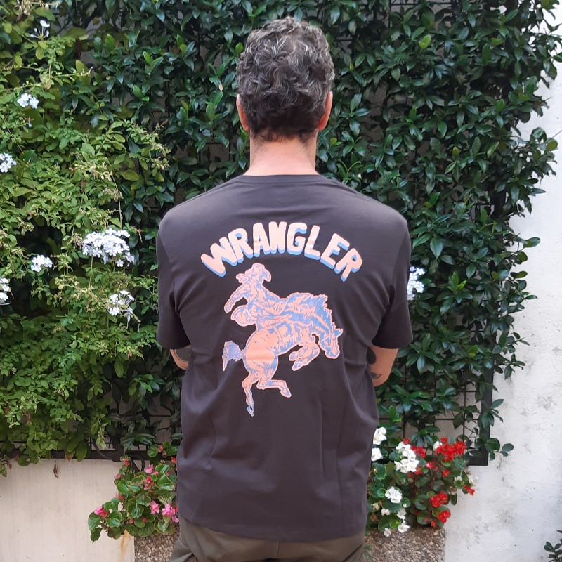 T-SHIRT GRAPHIC