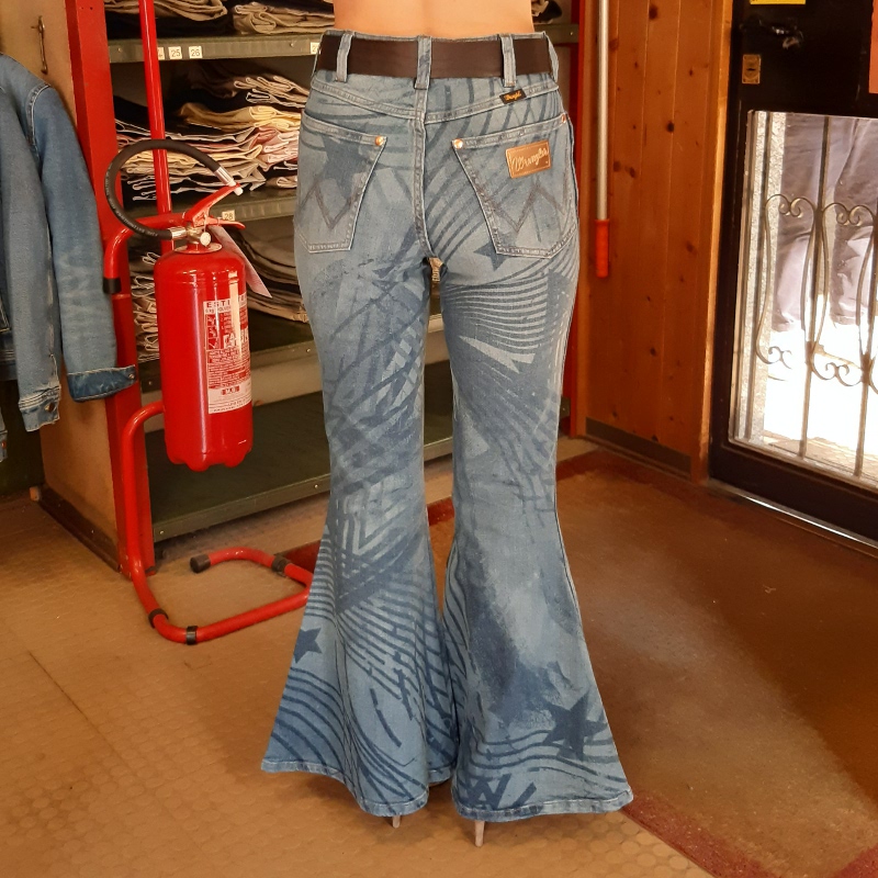 JEANS D. BELL BOTTOM